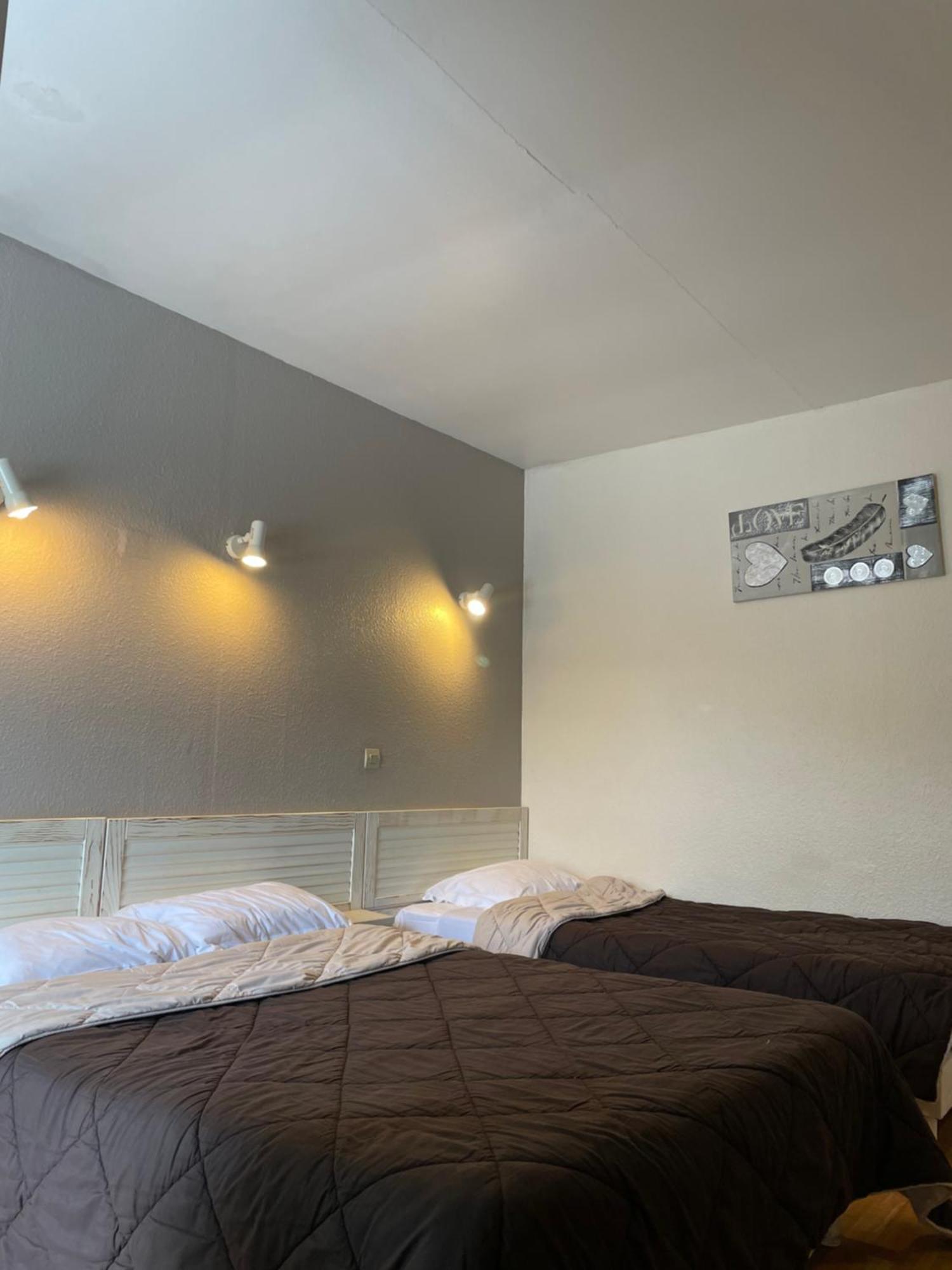 Hotel Auberge des Charmilles Sainte-Soulle Zimmer foto