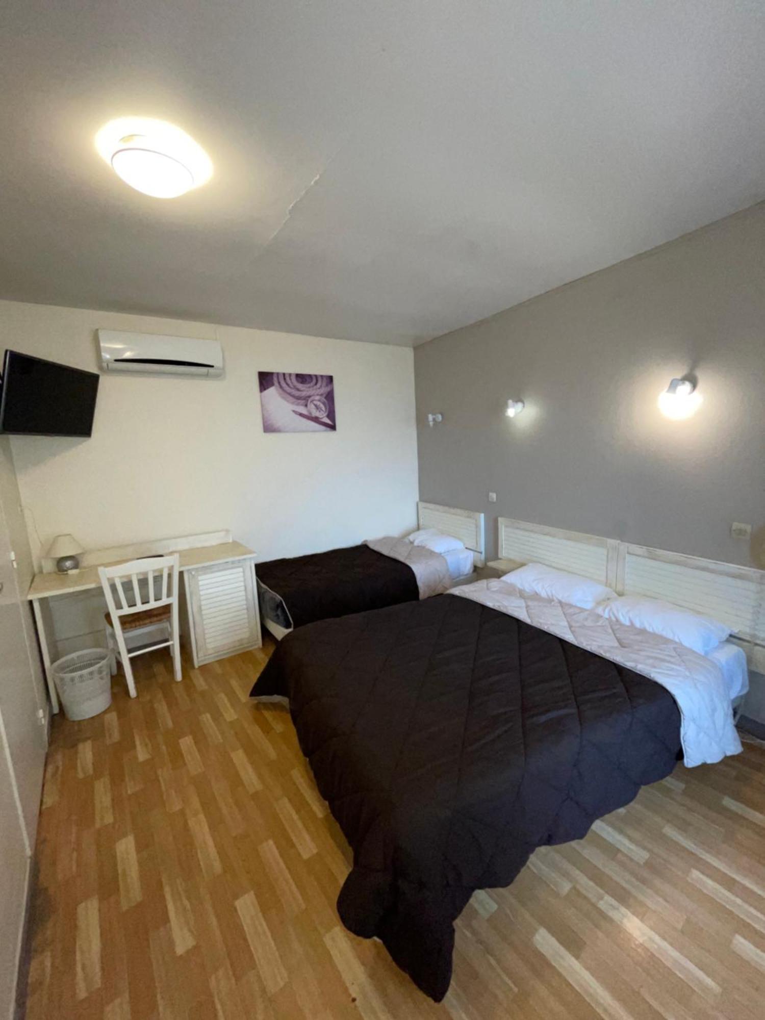 Hotel Auberge des Charmilles Sainte-Soulle Zimmer foto